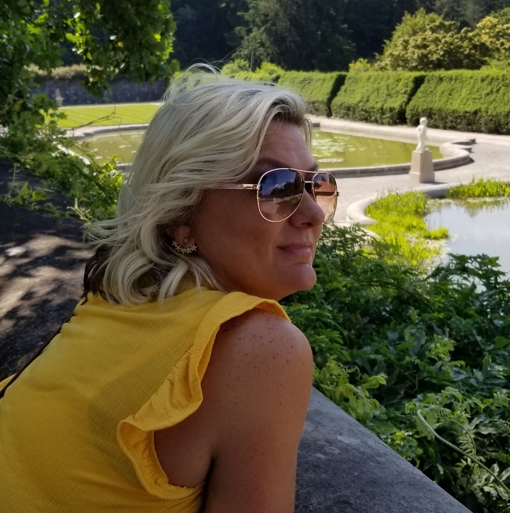 Meet your Posher, Julie